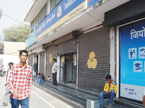 Ink showing fear, crowds disappear from banks