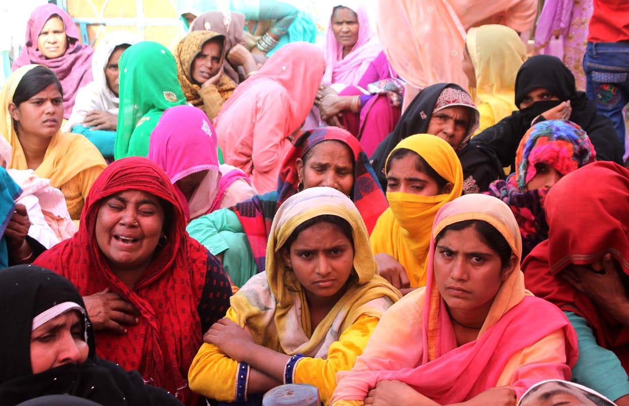 Women of 1.25 million swindle