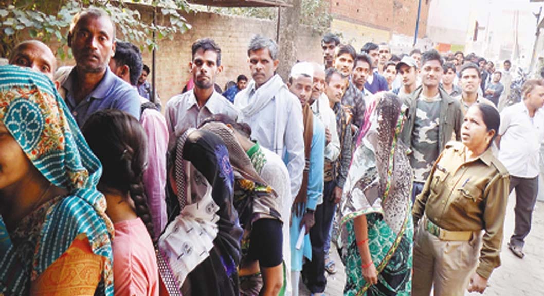 women farmer looted in hardoi