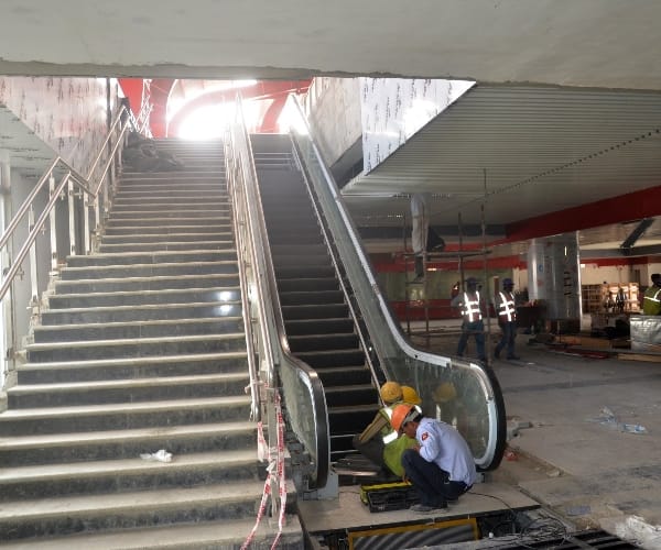 escalator began to reverse on metro station, four injured