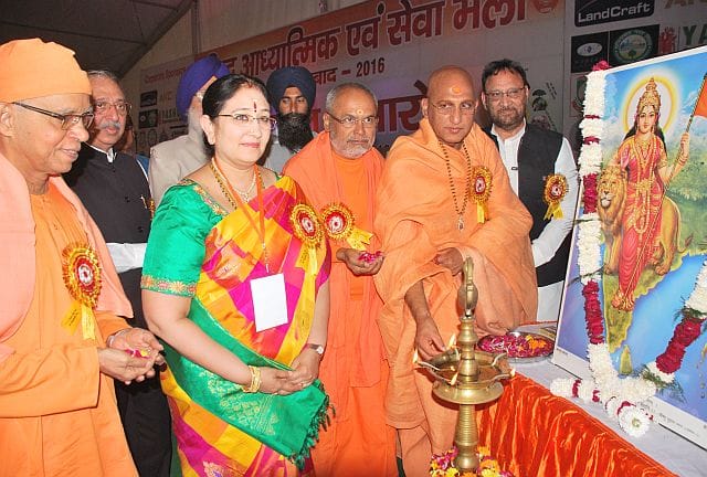 Hindu spiritual fair start Kvinagr