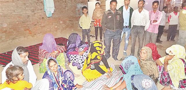 The family is living wages Siyaram