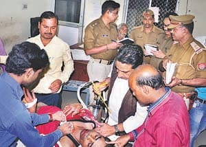 wife attack husband. serious