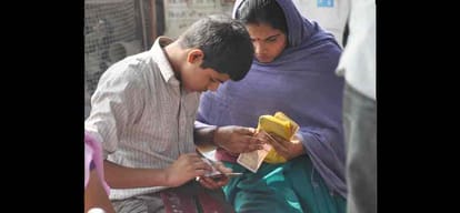 daily labours earning from standing in que before atm and banks