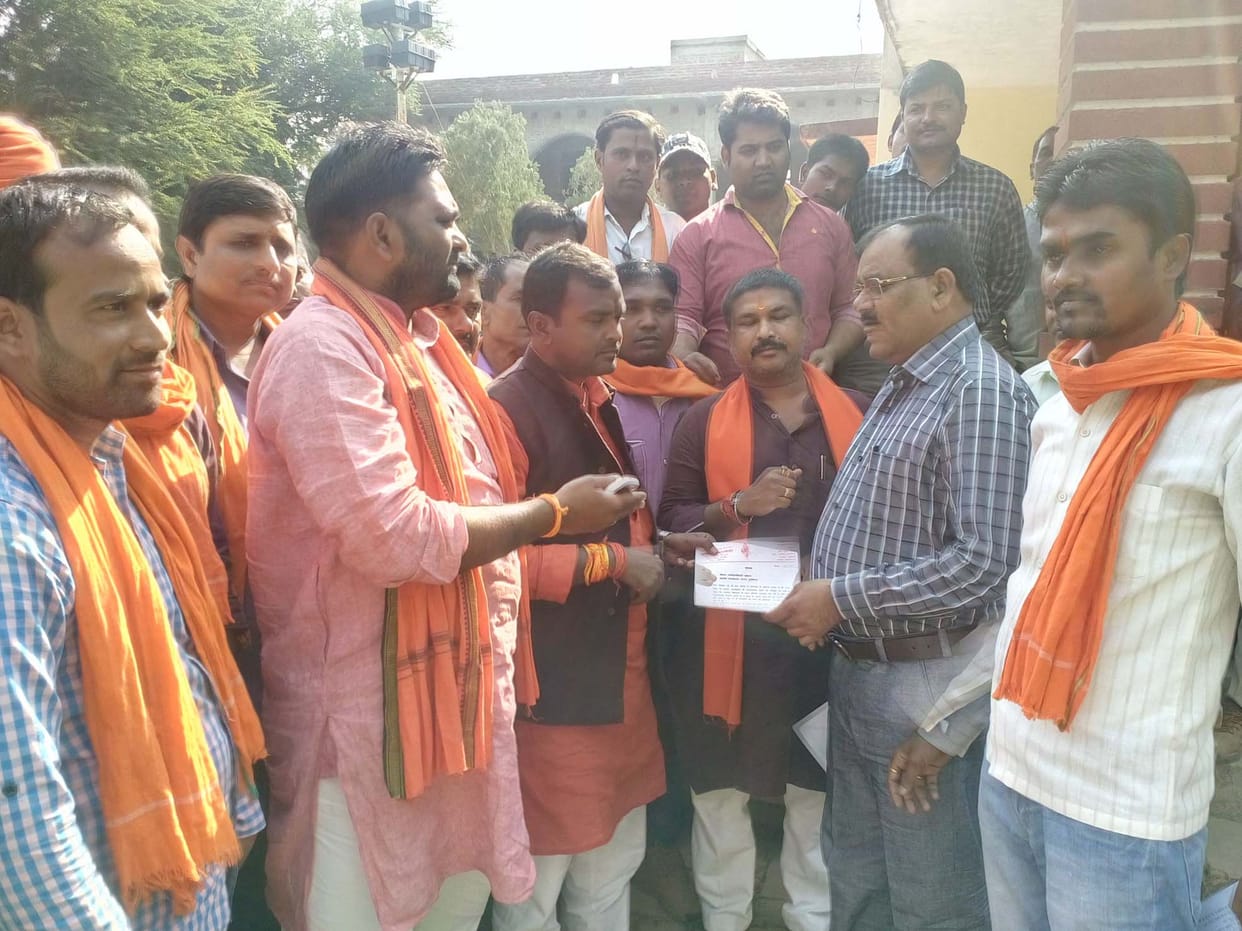Vihim Hiyuwa and submitted a memorandum to the SDM
