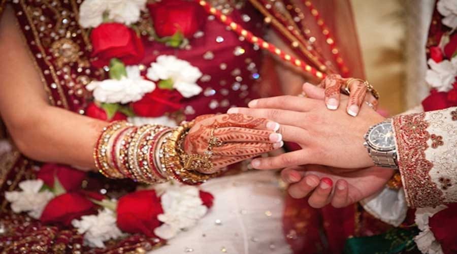why should newly married couple wear diamond