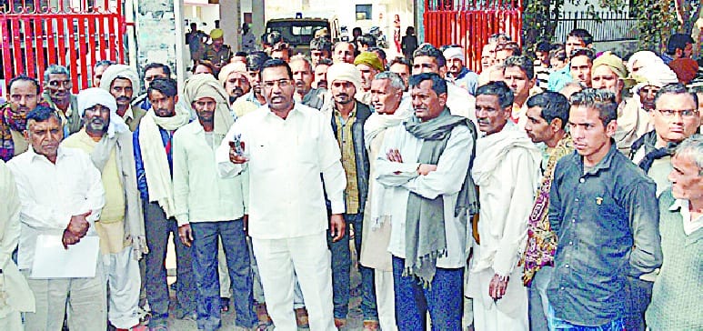 People on incomplete disclosure of the murder raging Nikesh