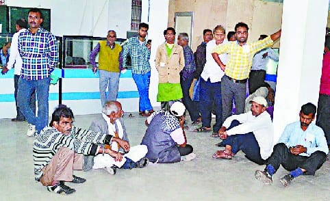 SBI connectivity failure, not cash in BoI