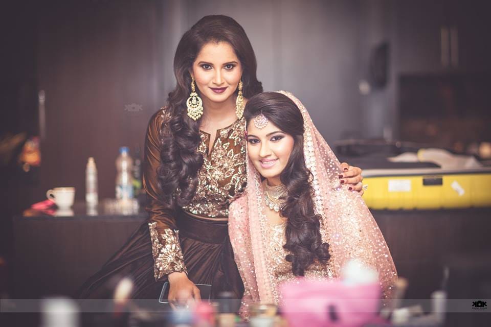 Sania mirza sister anam watch match with mohammad azharuddin son in IPL 2019
