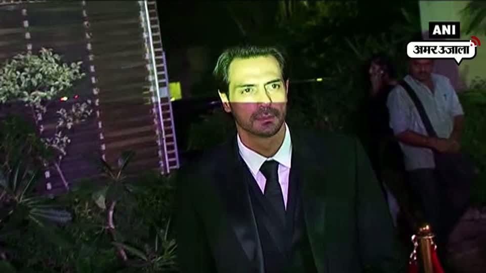 why bollywood actor arjun rampal thrown his camera in five star hotel in delhi