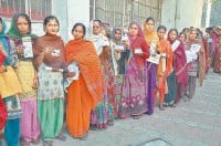 bank, line, men, women, problem, notebane, panipat