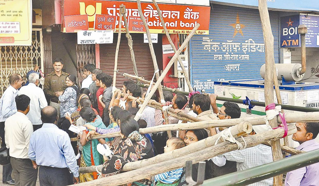 Customers 'note, cash in the bank over'
