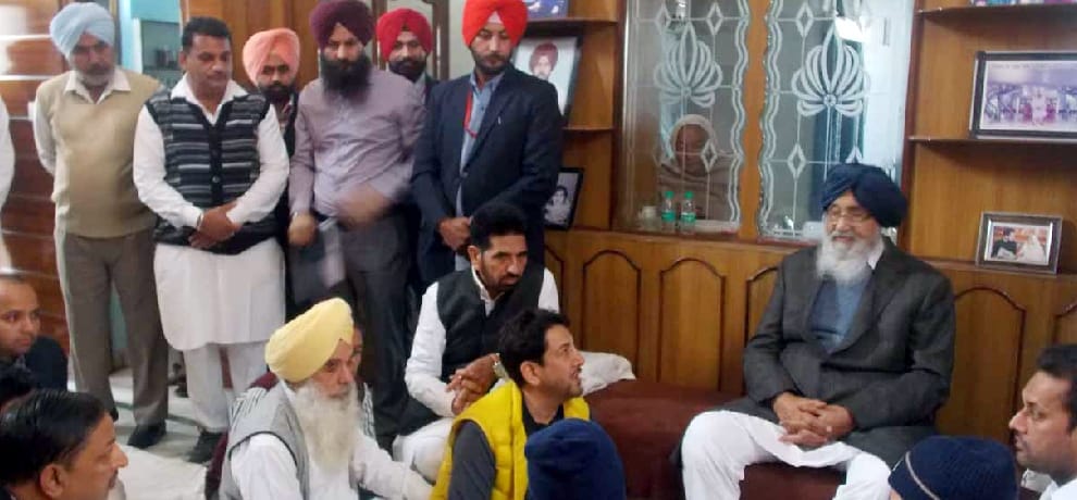 Know what Gurdas man spoke on deat of his mother.