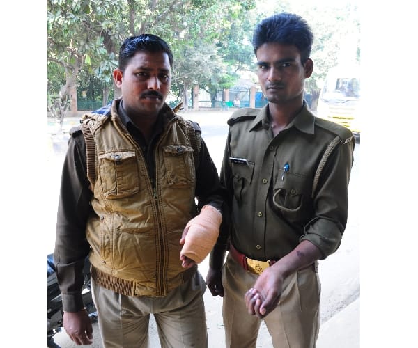 police team attacked in Lucknow.