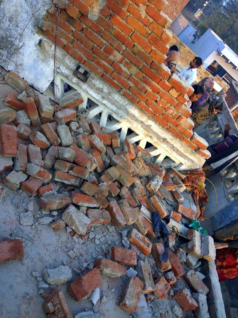 Uri cylinder bursts roof, including two children injured 