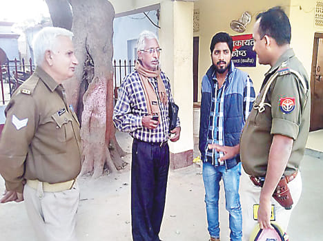 Retired teacher 25 thousand robbed