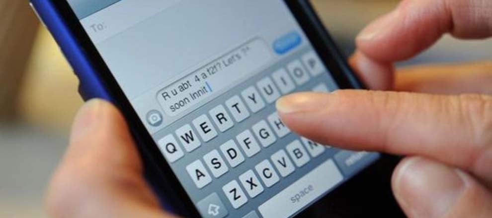 क्या तेजी से लोकप्रियता खो रहे SMS को बचा पाएगा Google?