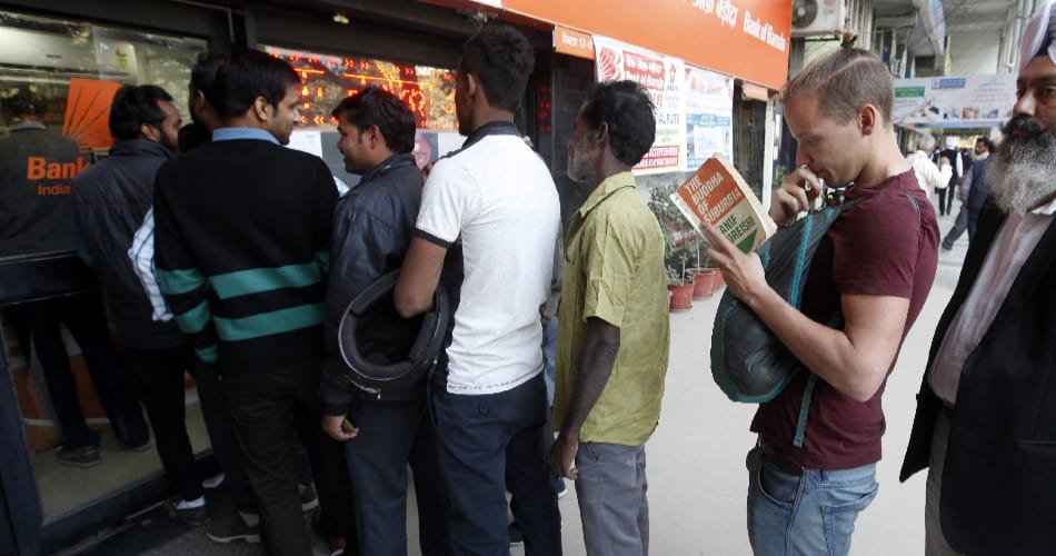 boy visit to bank for money extortion for father treatment, bank manager unique reply