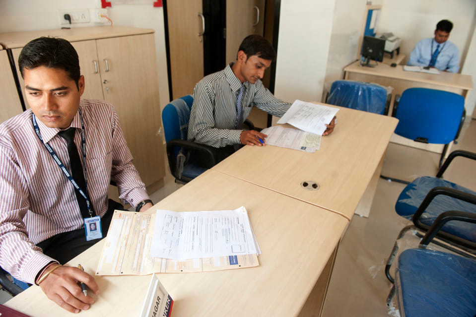 no rush and long lines in chandigarh banks now, people getting money easily
