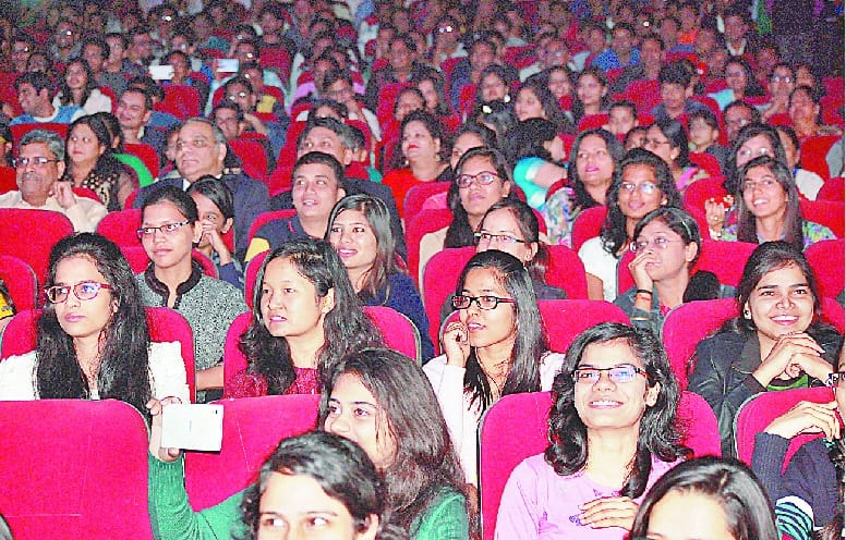 fashion-show-in-medical-college meerut
