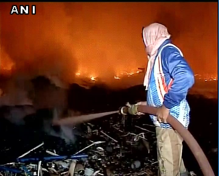 fire in delhis mundka, one dead