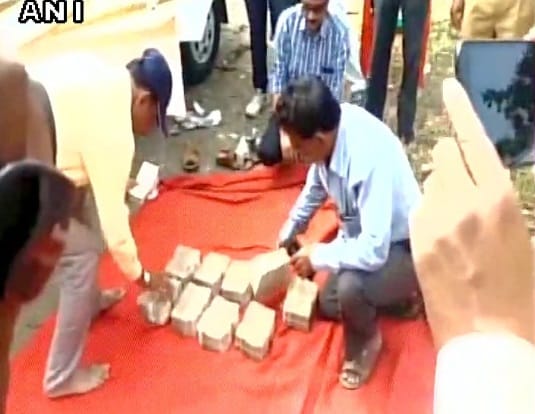 93.5 lakh cash seized from maharashtra cooperation minister Subhash Deshmukh vehicle