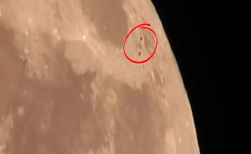  aliens flying over the moon