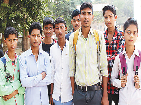 Students at the fair went on lotus baton