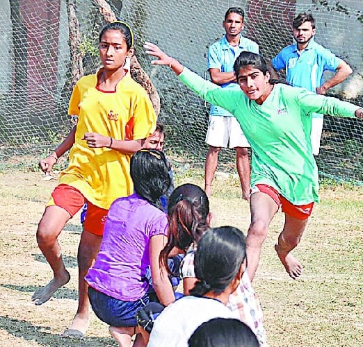 Glokl University won 4-0 in soccer