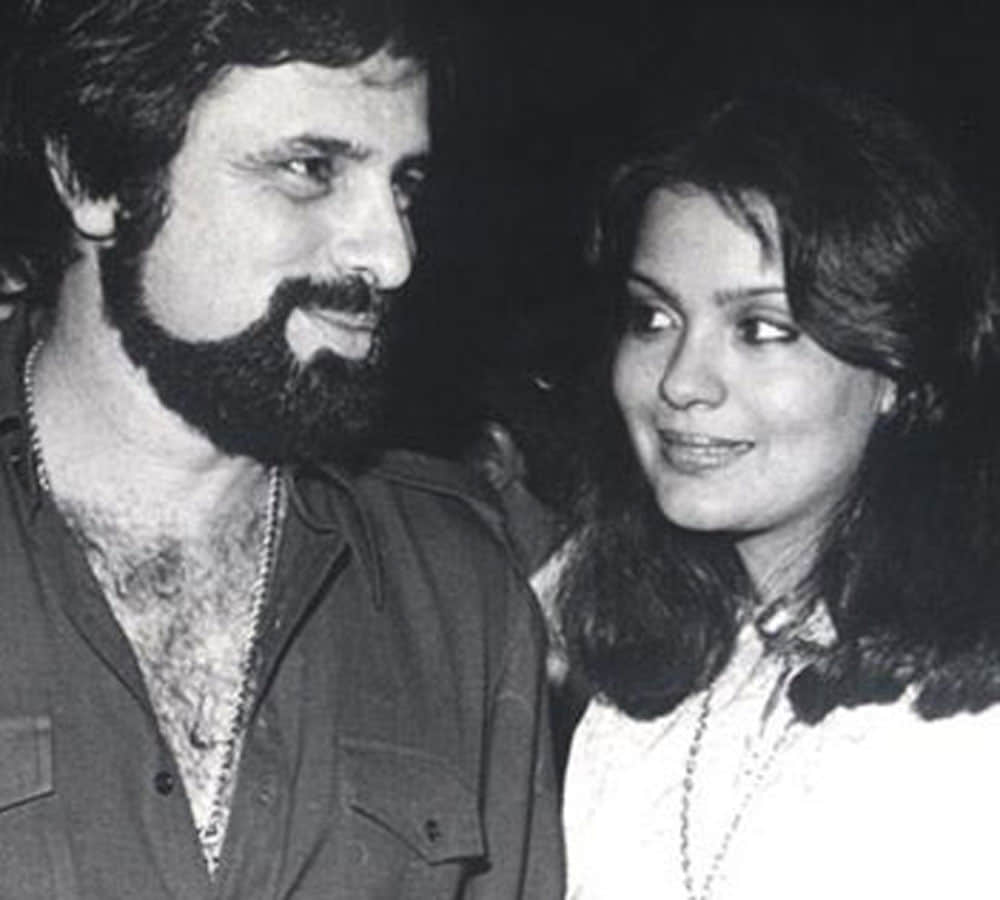 zeenat aman birthday special relationship with sanjay khan