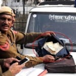 45 लाख की नगदी के साथ एक्टिवा सवार काबू