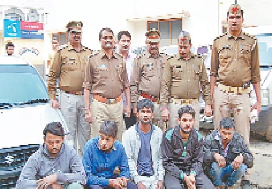 vahan chor giroh ke chhar badmas daboche