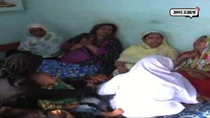 man dies in Allahabad while standing in long bank queue due to heart attack 