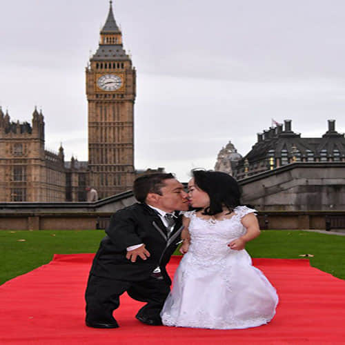 World's shortest married couple