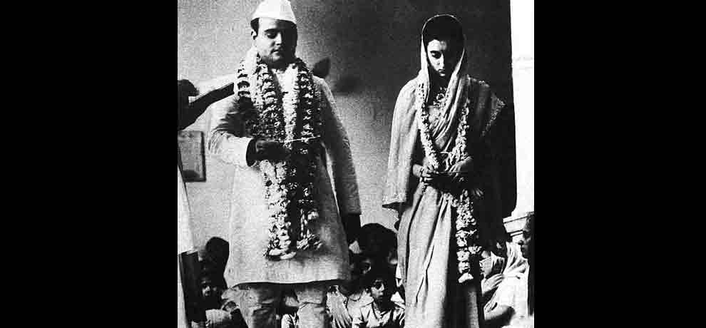 interesting facts of indira and feroze gandhi love story from book feroze the forgotten gandhi