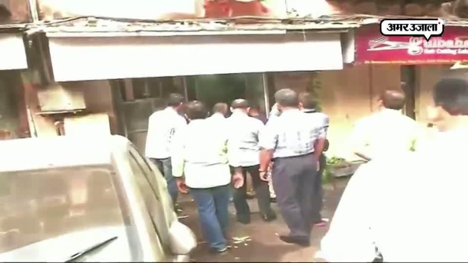 जाकिर नाइक की संस्था पर छापा