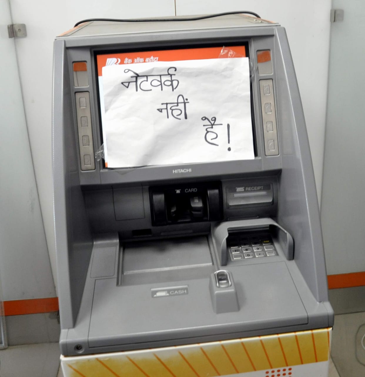 people wandered ATM to ATM with empty pockets 