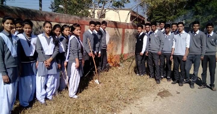 NSS volunteers cleaning in rural dwarahat