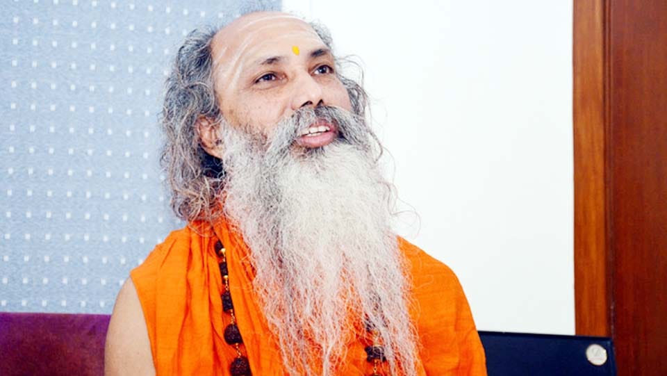 prakharji maaharaj said saint are depend on donation 