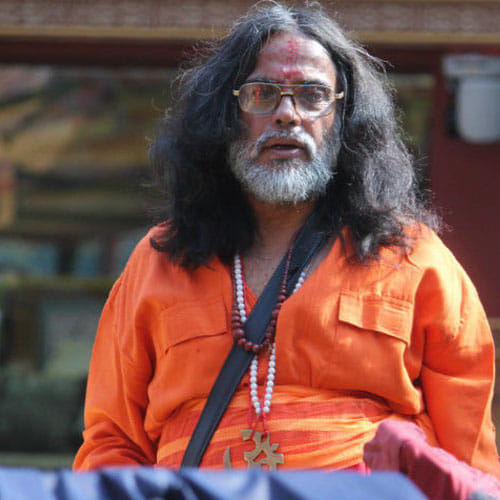 delhi police reached at bigg boss house