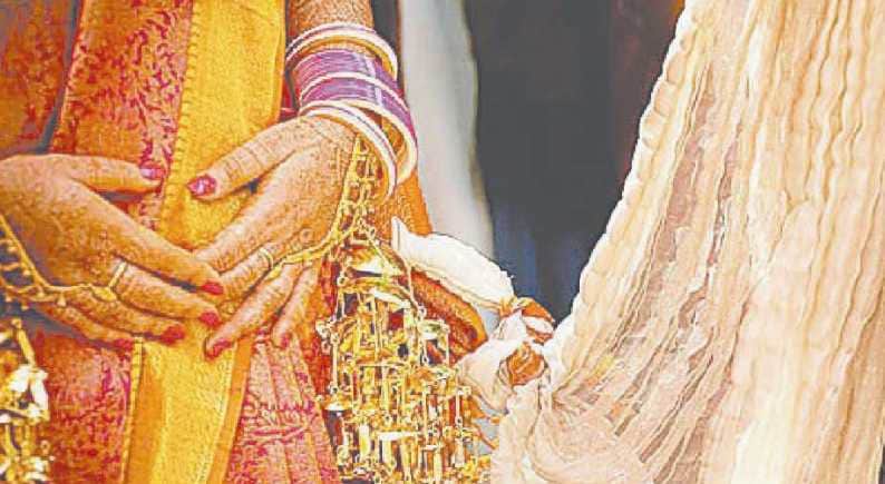 Dabang Bride from Ballia Groom eaten Gutkha bride refused marriage