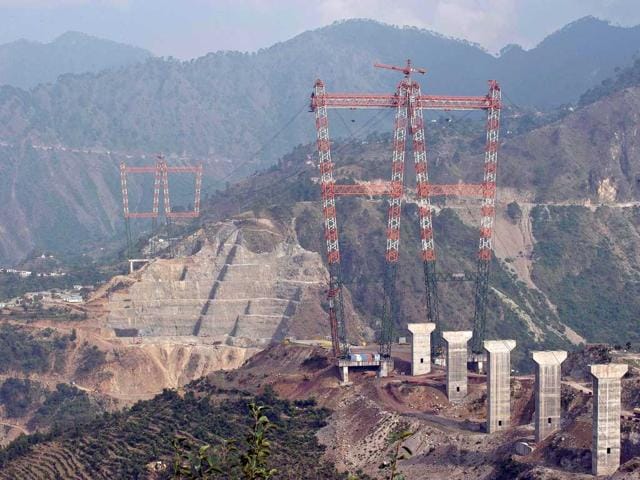 engineers made extra ordinary structures in moving mountains of jammu and kashmir