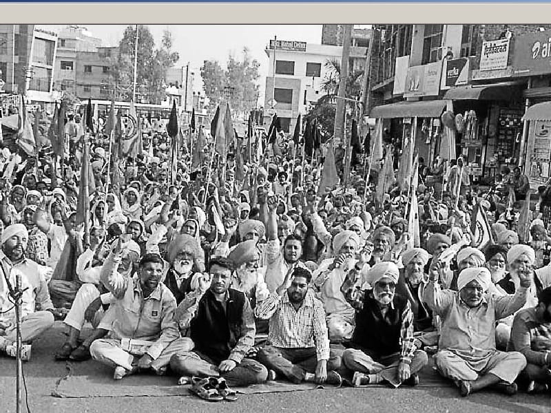 Farmers, workers, finance minister Kothi, picketing, protesting, government, Sangrur