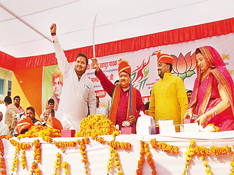 Samajwadi-state general secretary of the youth doing injustice