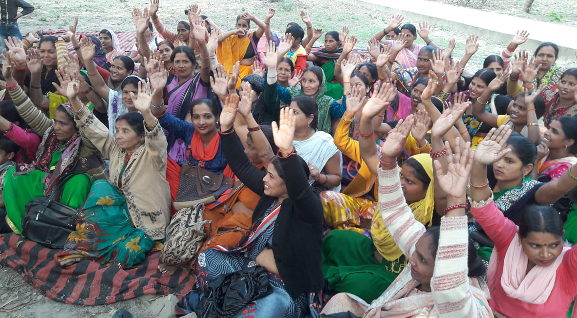 Anganwadi workers will make smart, phone reporting