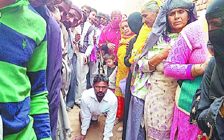 Union Bank commotion, people put the jam