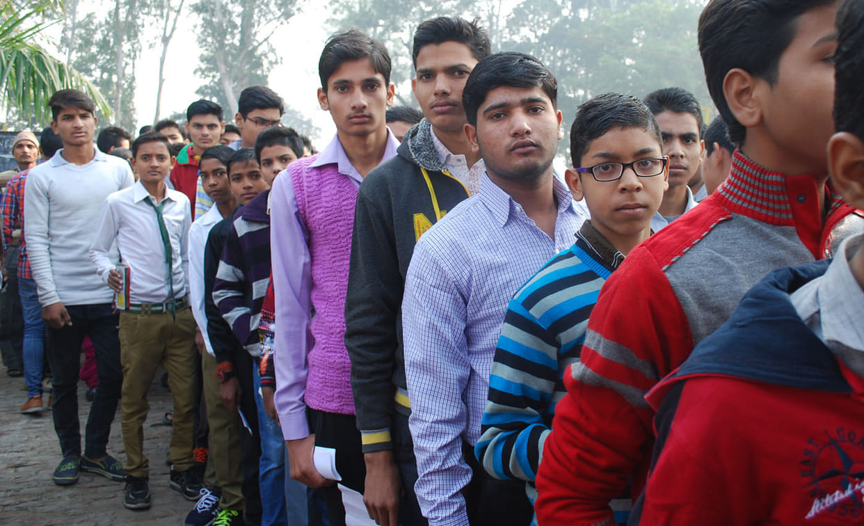 Banks closed, people struggled to ATM