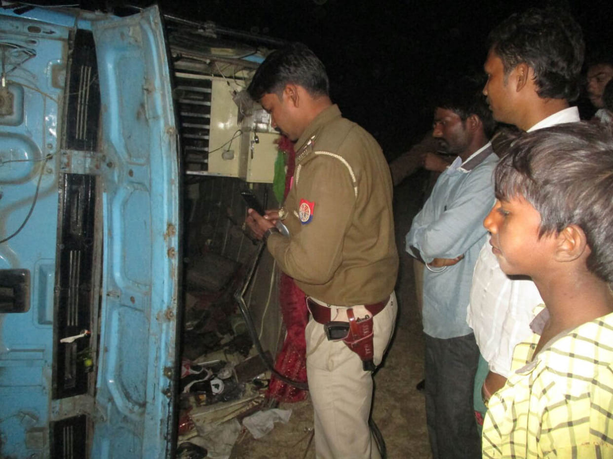 Fell under a bus full of passengers bound, six injured 