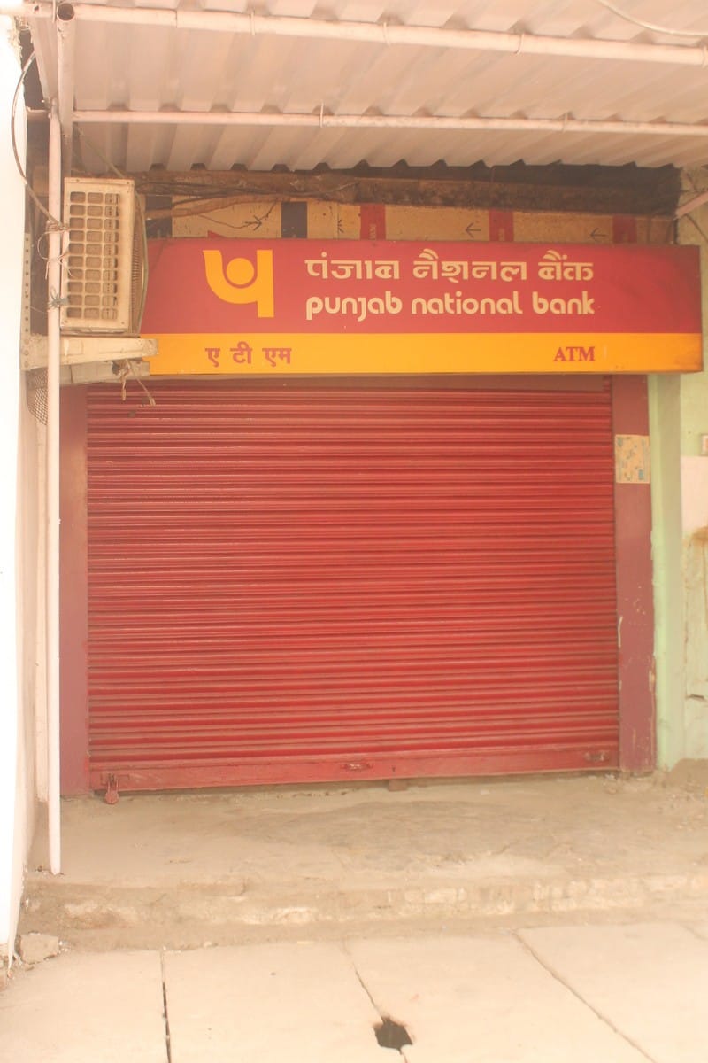  Most ATMs are loose shutter