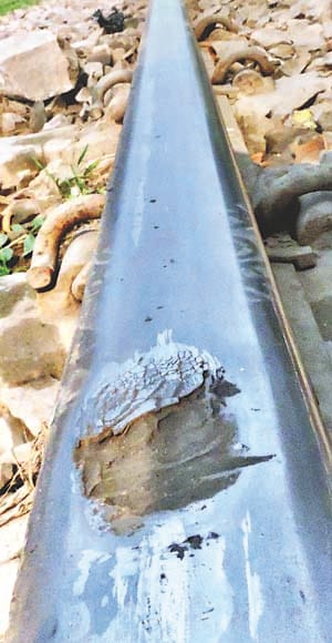 tarck damge in pratapgarh